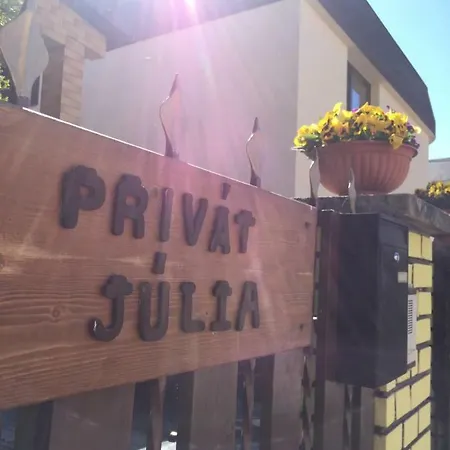 Privat Julia